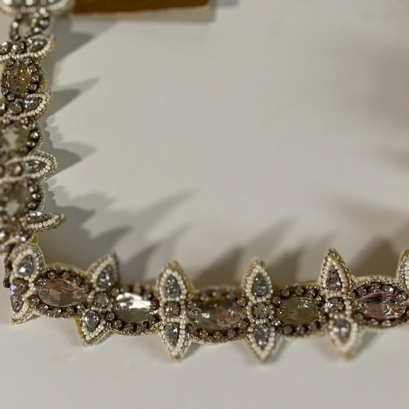 Francesca's Collections Accessories - Francesca’s rhinestone pearl elastic stretch belt